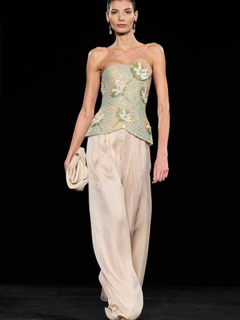 Коллекция Giorgio Armani Prive Couture весна–лето 2026 (110218-armani-prive- ss-08.jpg) Коллекция Giorgio Armani Prive Couture весна–лето 2026 (110218-armani-prive- ss-08.jpg)